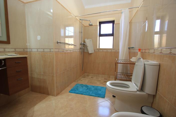 Image No.34-4 Bed Villa / Detached for sale