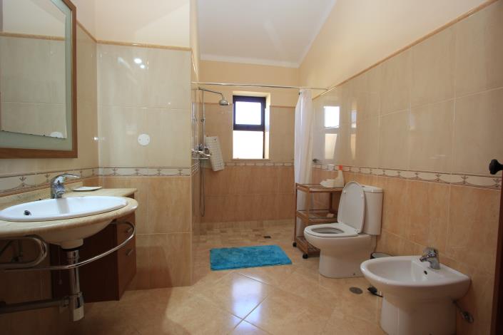 Image No.35-4 Bed Villa / Detached for sale