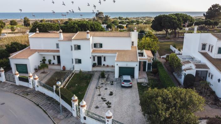 Image No.1-3 Bed Villa for sale