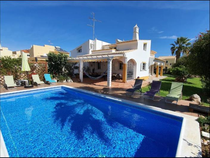 Image No.2-6 Bed Villa / Detached for sale
