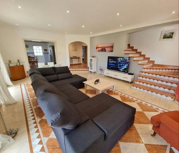 Image No.8-6 Bed Villa / Detached for sale