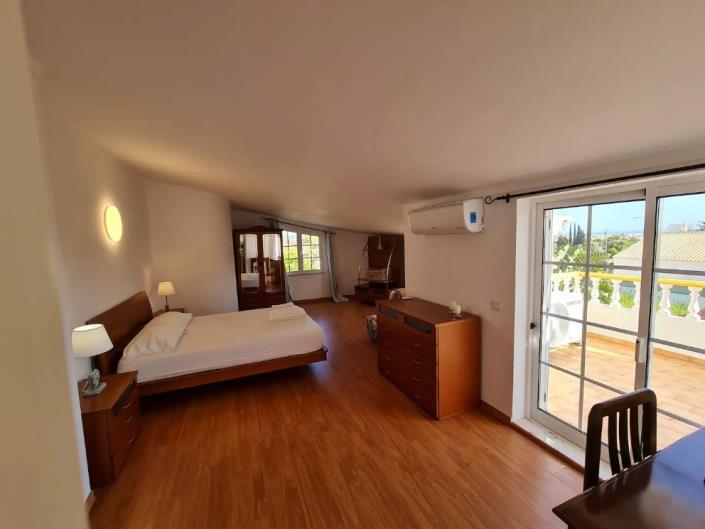 Image No.15-6 Bed Villa / Detached for sale