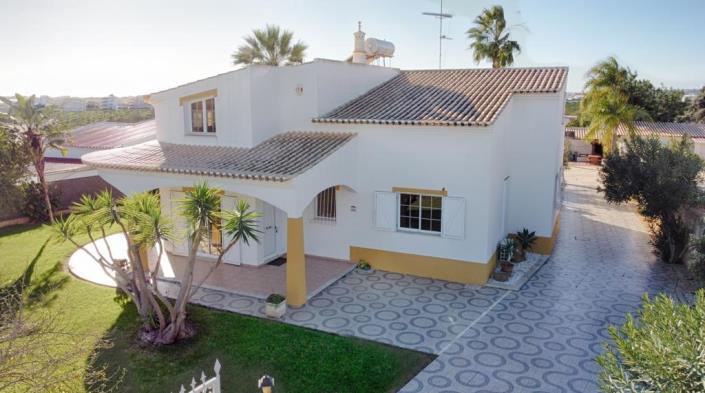 Image No.23-6 Bed Villa / Detached for sale