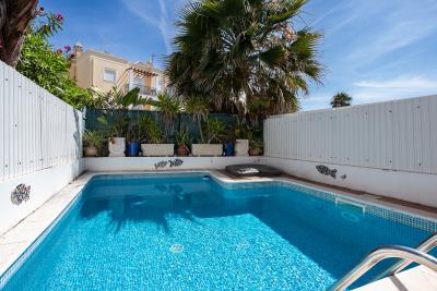 Maison / Villa de 4 chambres à vendre à Manta Rota