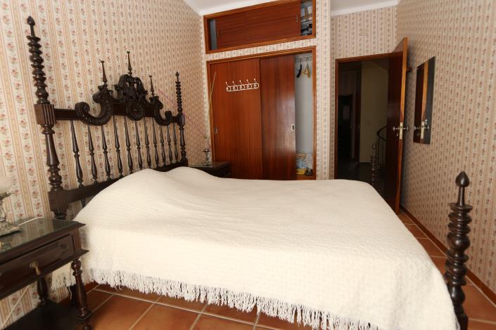 Image No.16-6 Bed House for sale