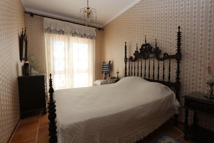 Image No.17-6 Bed House for sale