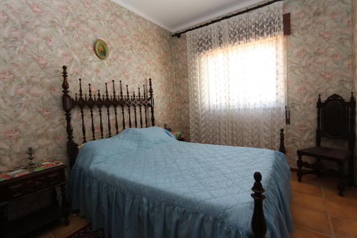 Image No.20-6 Bed House for sale