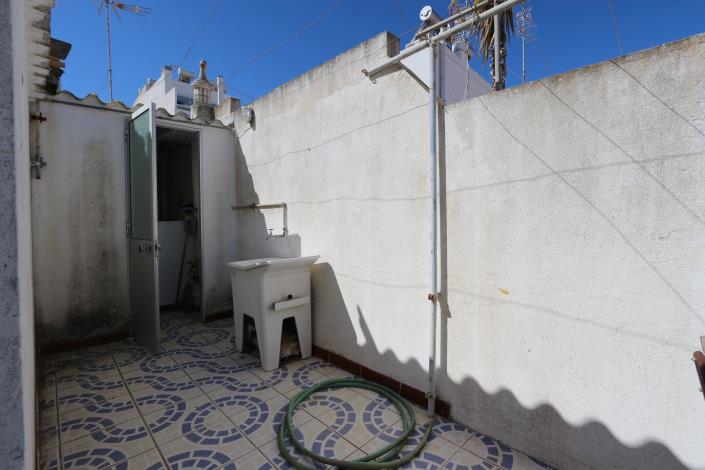 Image No.27-6 Bed House for sale