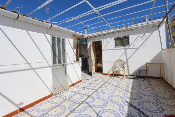 Image No.28-6 Bed House for sale