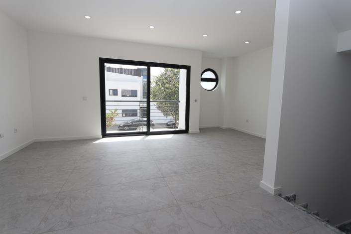 Image No.4-2 Bed Townhouse for sale