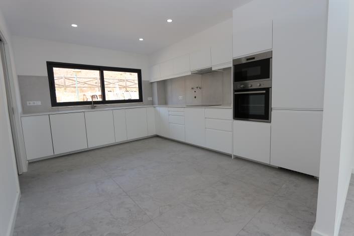 Image No.6-2 Bed Townhouse for sale