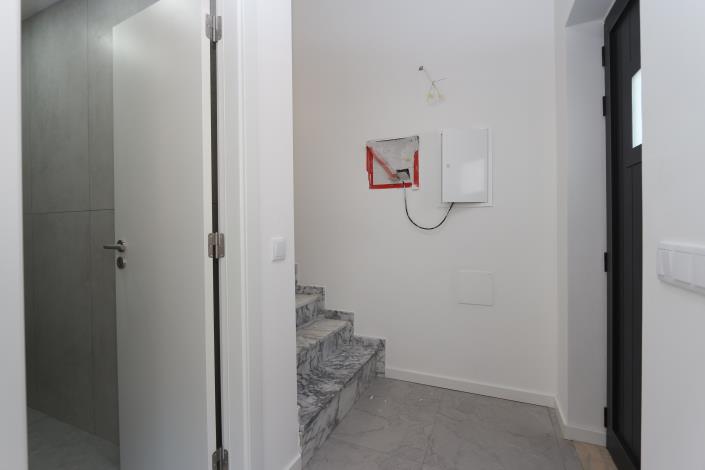 Image No.10-2 Bed Townhouse for sale