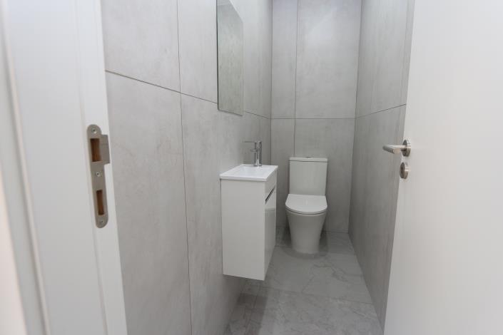 Image No.12-2 Bed Townhouse for sale