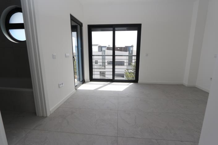 Image No.14-2 Bed Townhouse for sale