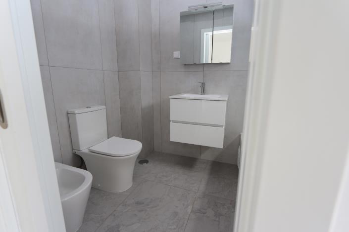 Image No.17-2 Bed Townhouse for sale