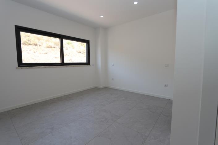 Image No.20-2 Bed Townhouse for sale