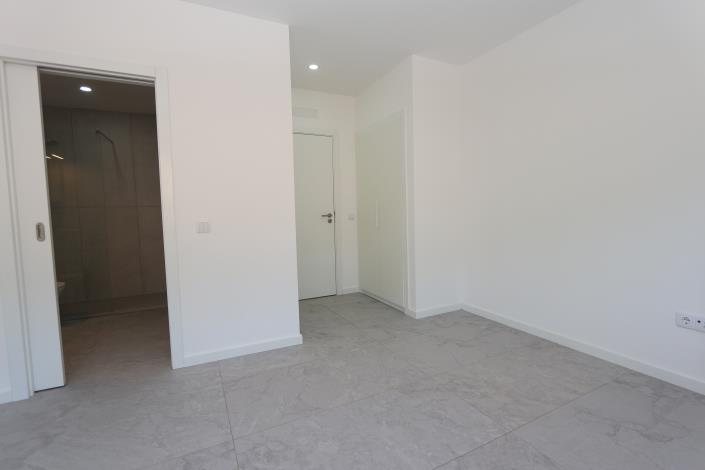 Image No.22-2 Bed Townhouse for sale