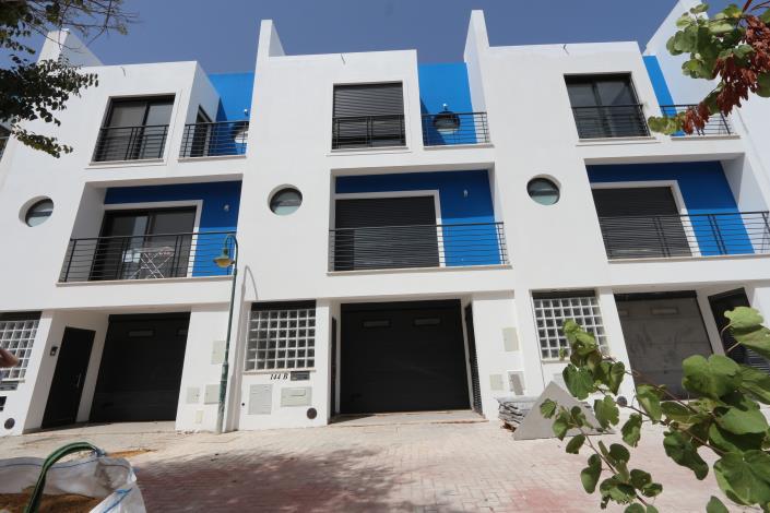 Image No.1-2 Bed Townhouse for sale