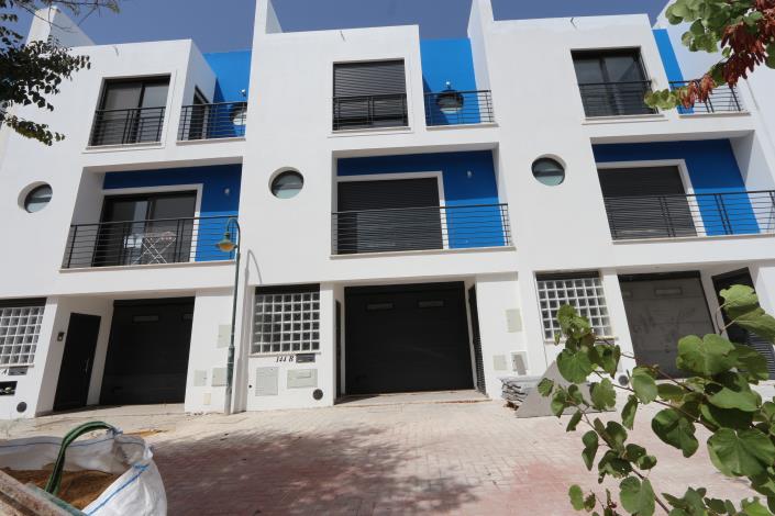 Image No.34-2 Bed Townhouse for sale