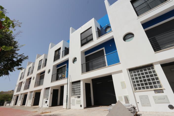 Image No.35-2 Bed Townhouse for sale