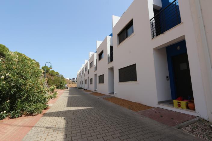 Image No.37-2 Bed Townhouse for sale