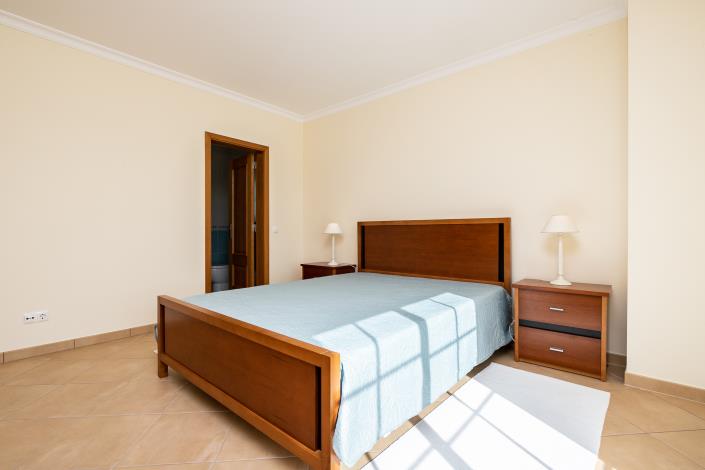 Image No.37-5 Bed Villa / Detached for sale