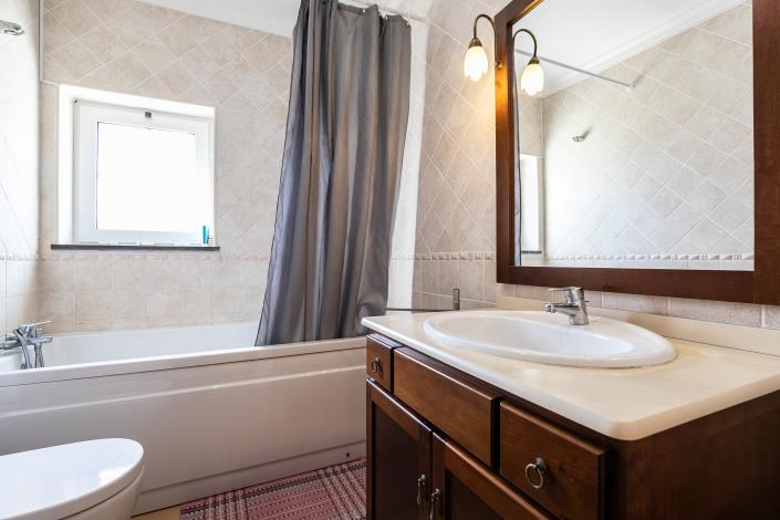 Image No.44-5 Bed Villa / Detached for sale