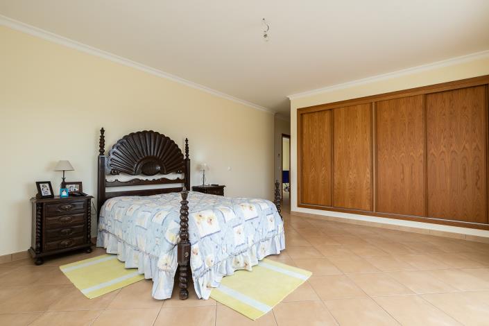 Image No.47-5 Bed Villa / Detached for sale