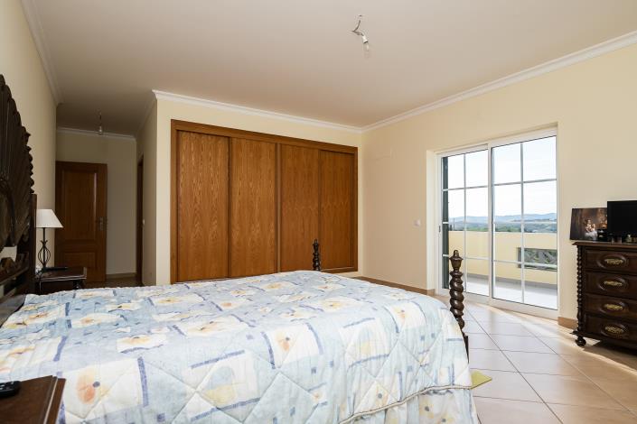 Image No.48-5 Bed Villa / Detached for sale