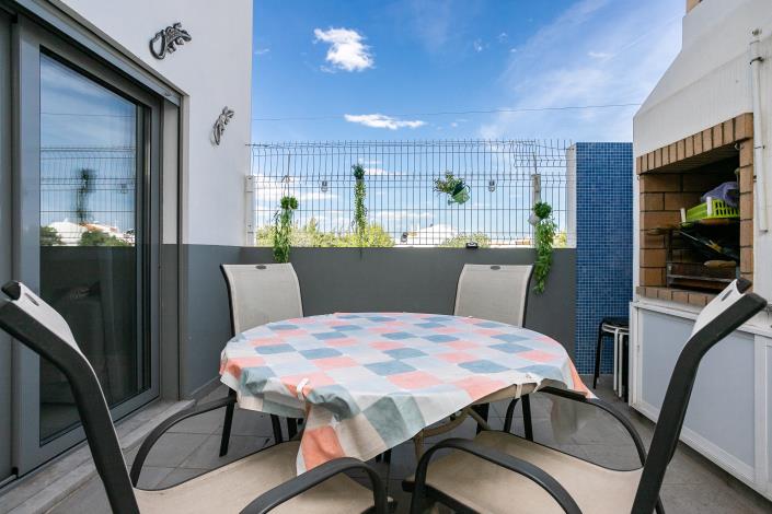 Image No.4-4 Bed Semi-Detached for sale