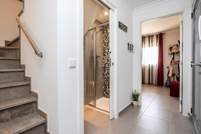 Image No.16-4 Bed Semi-Detached for sale