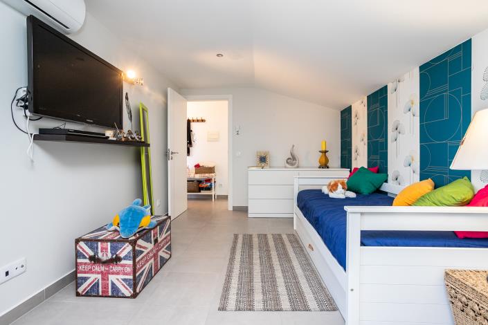 Image No.25-4 Bed Semi-Detached for sale