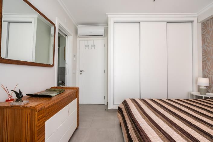 Image No.32-4 Bed Semi-Detached for sale