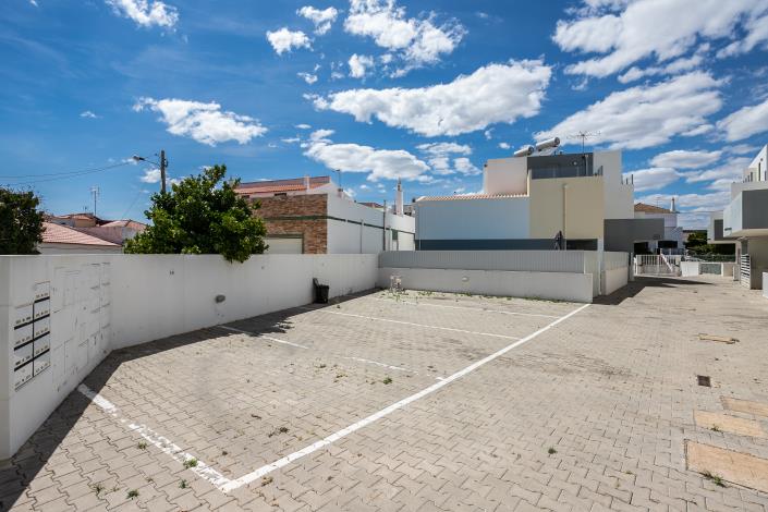 Image No.56-4 Bed Semi-Detached for sale