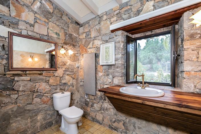 Image No.33-4 Bed Villa / Detached for sale