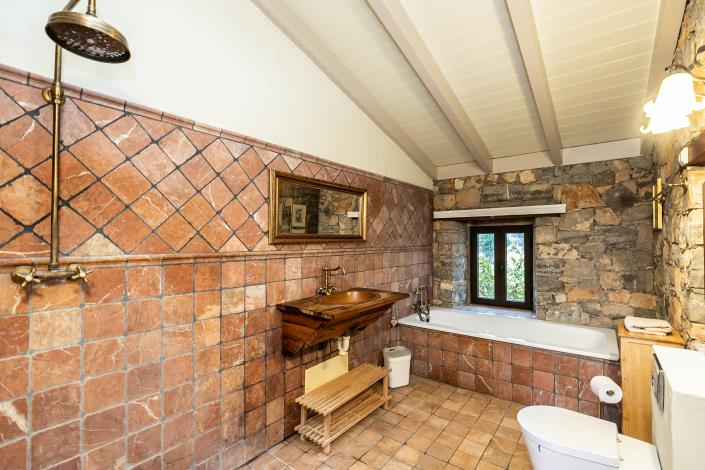 Image No.38-4 Bed Villa / Detached for sale