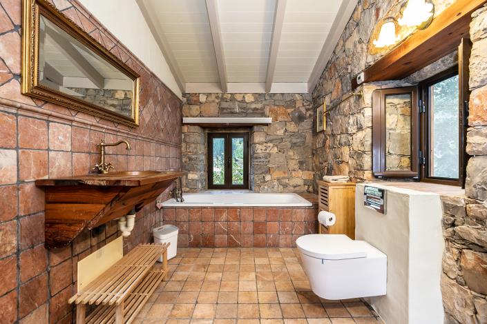 Image No.39-4 Bed Villa / Detached for sale