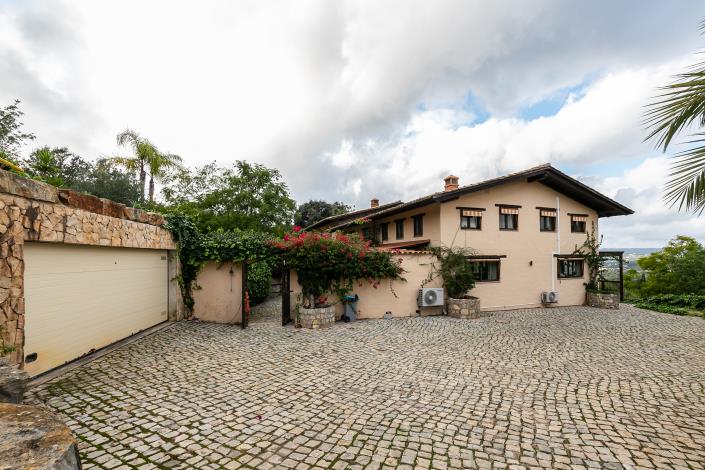 Image No.54-4 Bed Villa / Detached for sale