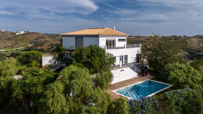 Image No.1-4 Bed Villa / Detached for sale