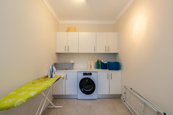 Image No.10-4 Bed Villa / Detached for sale