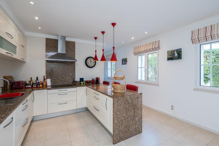 Image No.11-4 Bed Villa / Detached for sale