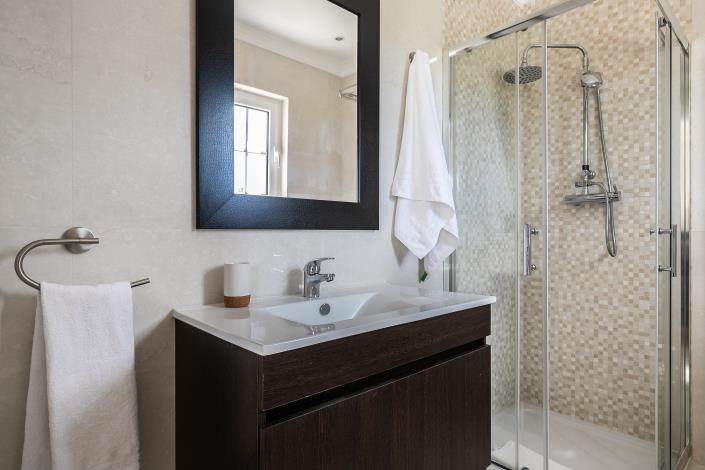 Image No.26-4 Bed Villa / Detached for sale