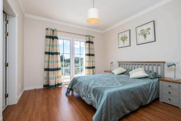 Image No.28-4 Bed Villa / Detached for sale