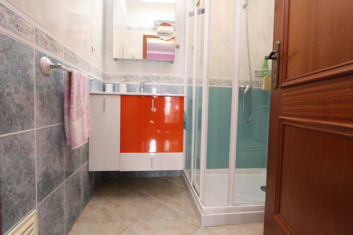 Image No.6-4 Bed Semi-Detached for sale