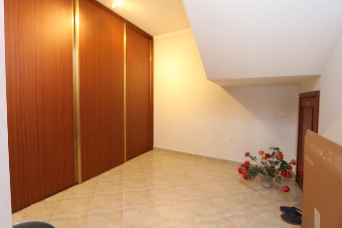 Image No.9-4 Bed Semi-Detached for sale