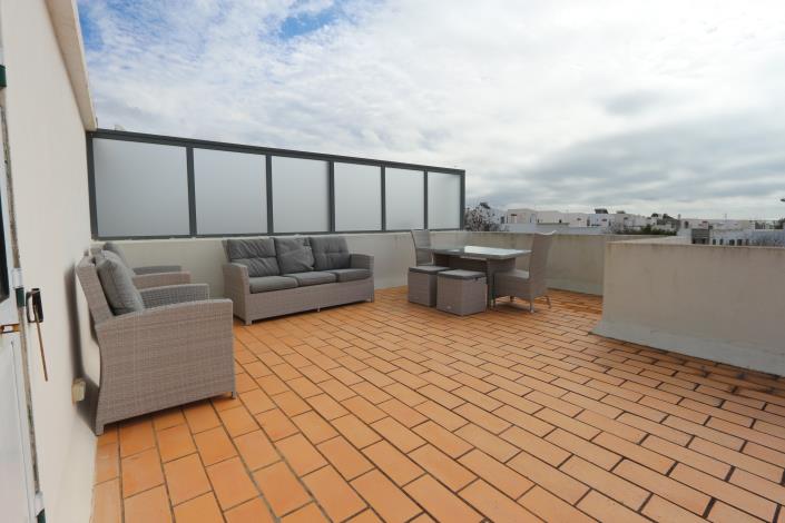 Image No.12-4 Bed Semi-Detached for sale