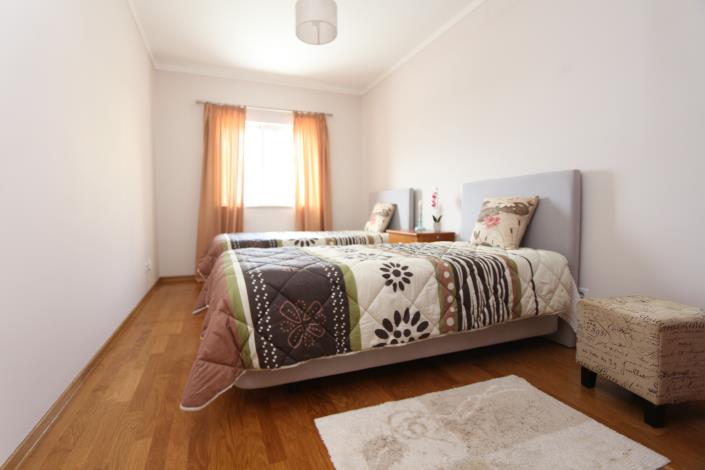 Image No.15-4 Bed Semi-Detached for sale