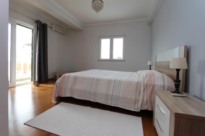 Image No.19-4 Bed Semi-Detached for sale