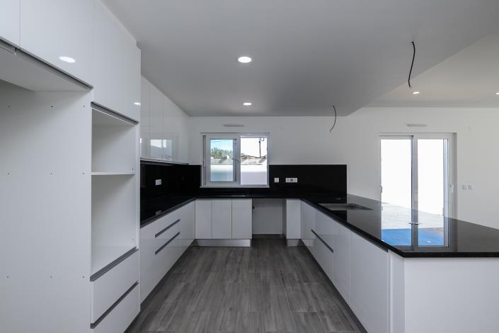 Image No.12-4 Bed Villa / Detached for sale