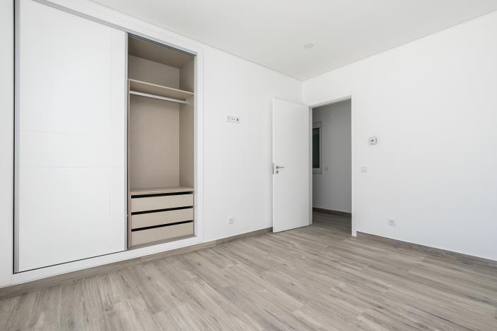 Image No.32-4 Bed Villa / Detached for sale